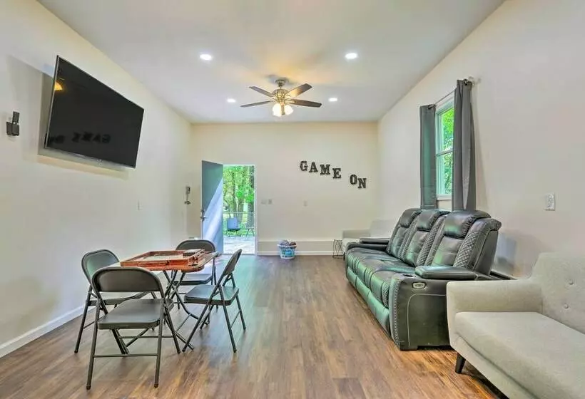 Poconos Family Getaway W/ Hot Tub & 2 Game Rooms!