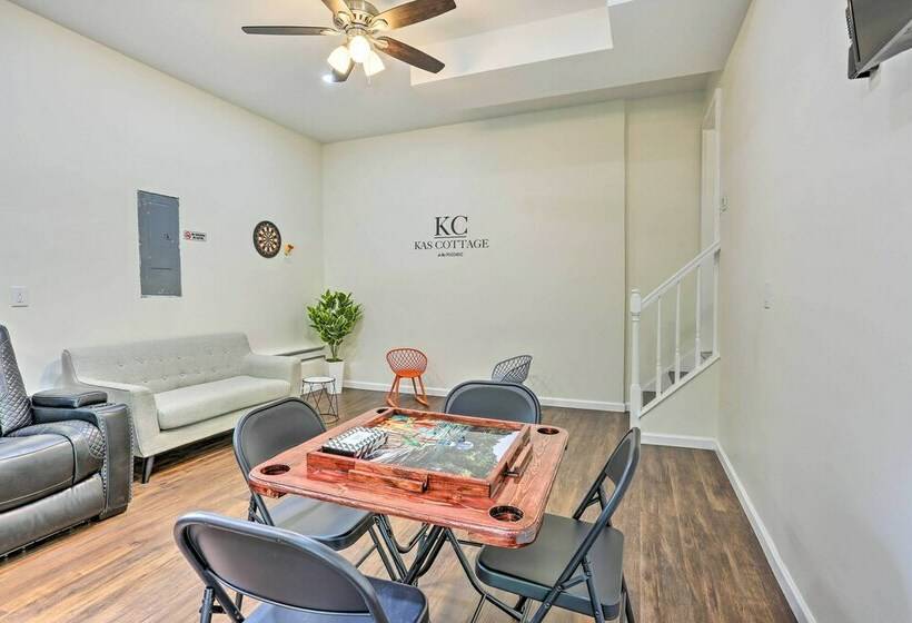 Poconos Family Getaway W/ Hot Tub & 2 Game Rooms!