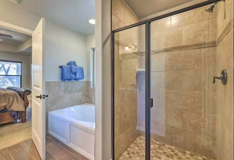 Canyon Lake Home W/ Grill ~ 1 Mi To Boat Ramp