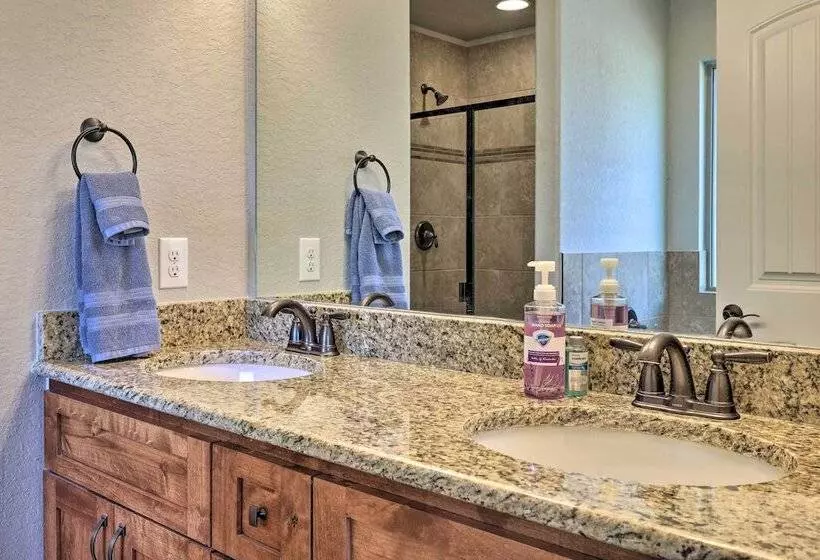 Canyon Lake Home W/ Grill ~ 1 Mi To Boat Ramp