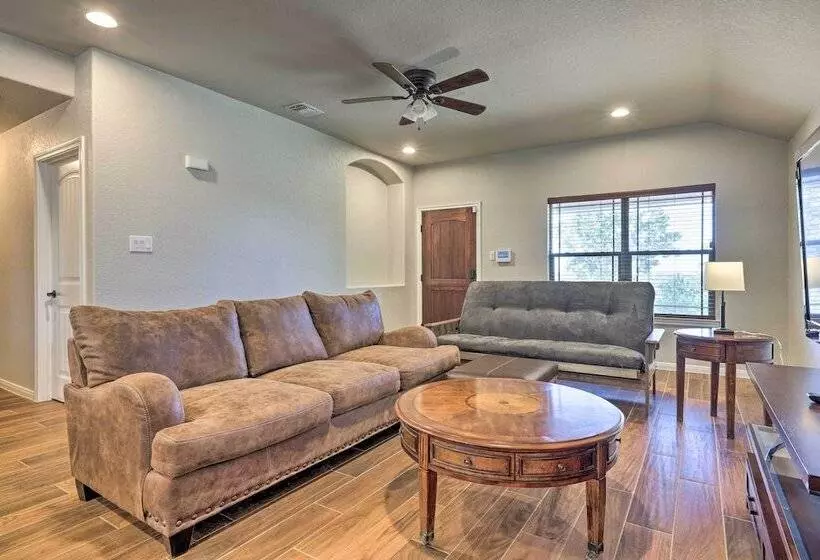 Canyon Lake Home W/ Grill ~ 1 Mi To Boat Ramp