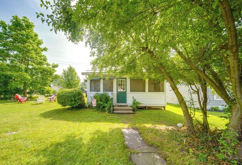 Charming Cottage W/ Yard < 1 Mi To Lake Erie!