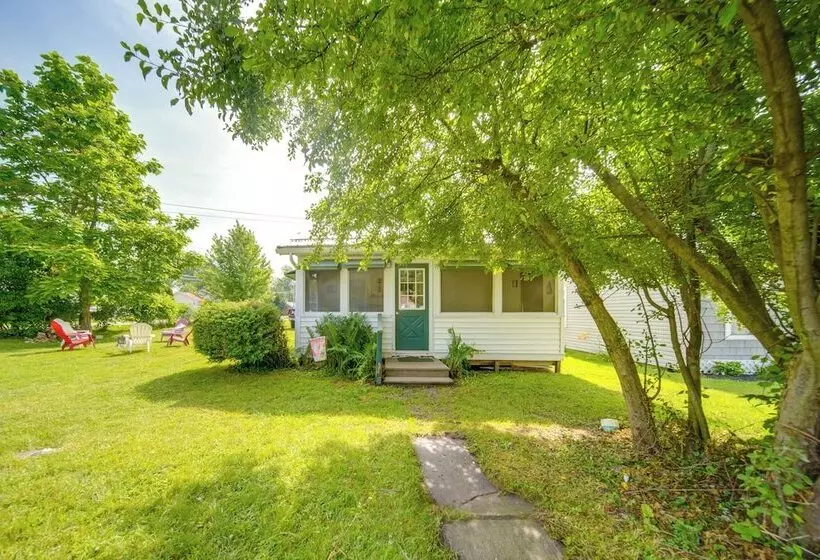 Charming Cottage W/ Yard < 1 Mi To Lake Erie!