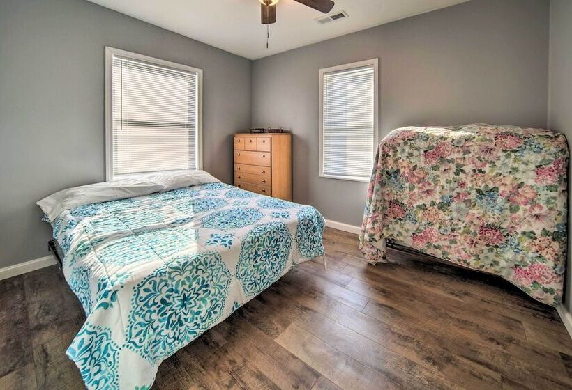 Charming Cottage W/ Yard < 1 Mi To Lake Erie!