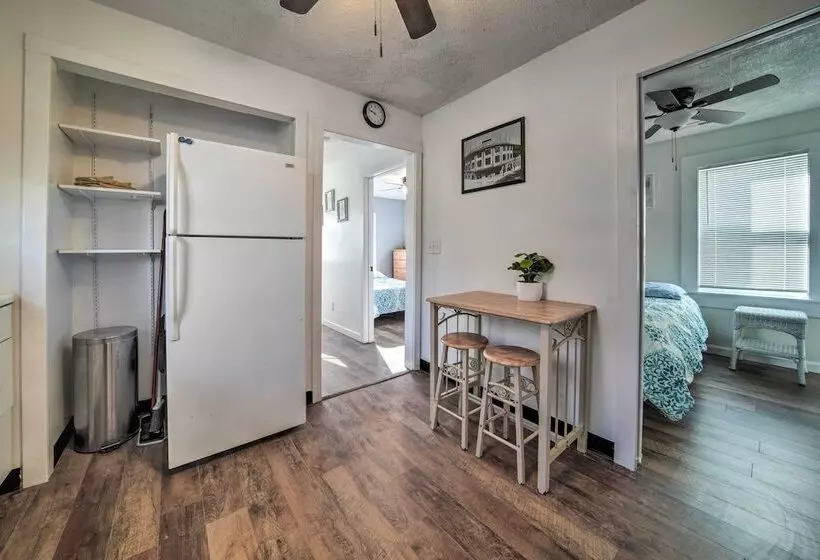 Charming Cottage W/ Yard < 1 Mi To Lake Erie!