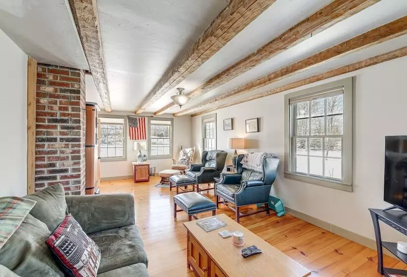 Charming Lovell Farmhouse   17 Acres W/ Mtn Views!