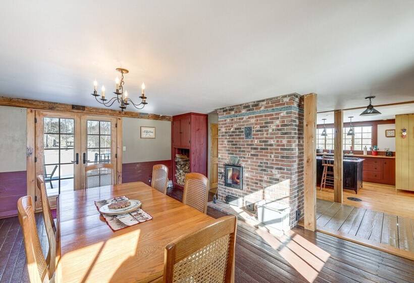 Charming Lovell Farmhouse   17 Acres W/ Mtn Views!