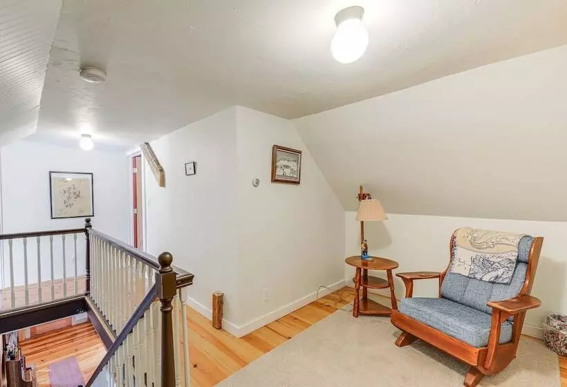 Charming Lovell Farmhouse   17 Acres W/ Mtn Views!