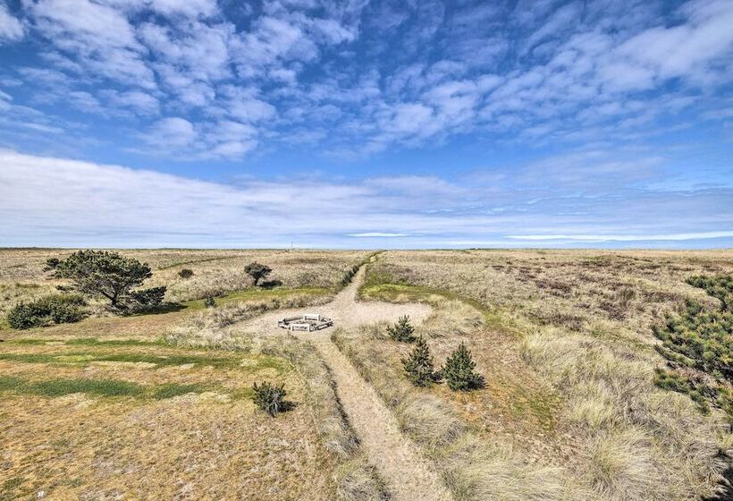 Coastal Oregon Retreat W/ Grill: 11 Mi To Astoria!