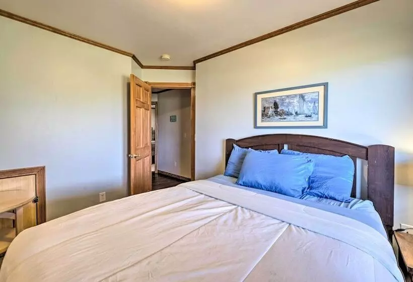 Coastal Oregon Retreat W/ Grill: 11 Mi To Astoria!