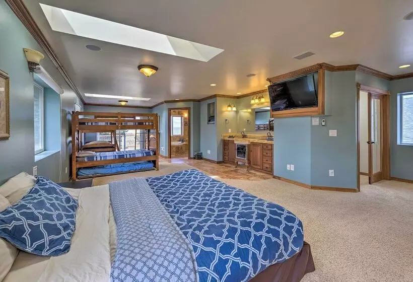 Coastal Oregon Retreat W/ Grill: 11 Mi To Astoria!