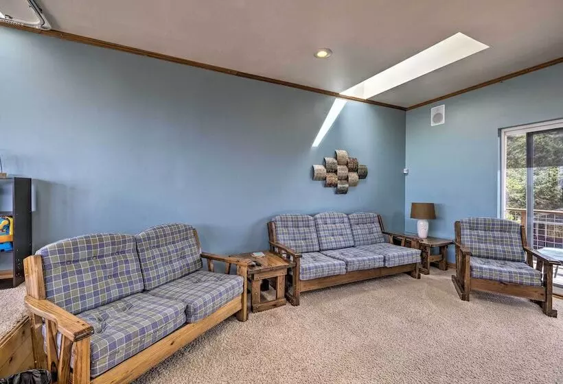 Coastal Oregon Retreat W/ Grill: 11 Mi To Astoria!