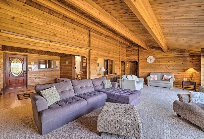 Coastal Oregon Retreat W/ Grill: 11 Mi To Astoria!