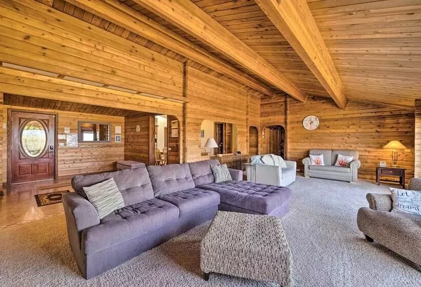 Coastal Oregon Retreat W/ Grill: 11 Mi To Astoria!