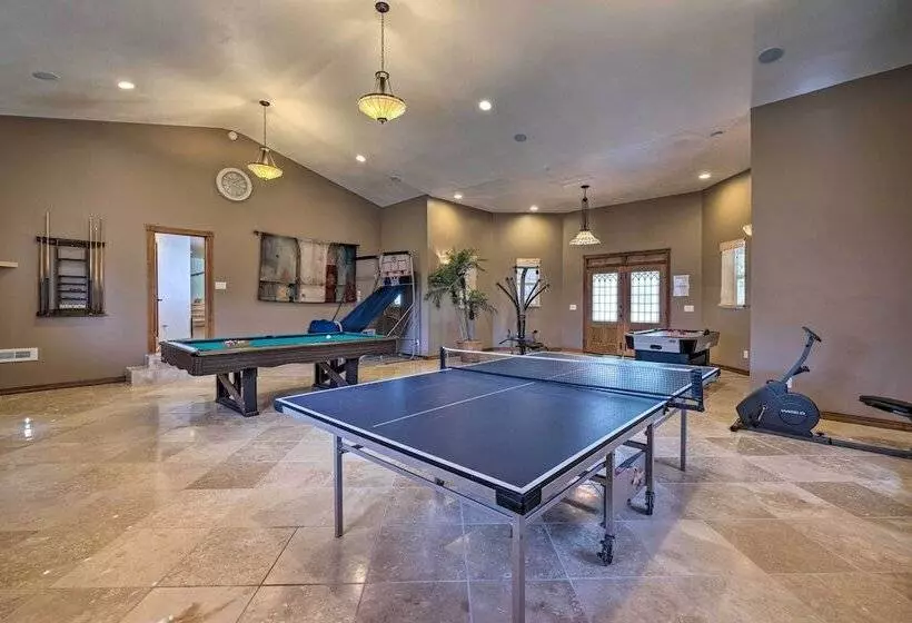 Coastal Oregon Retreat W/ Grill: 11 Mi To Astoria!