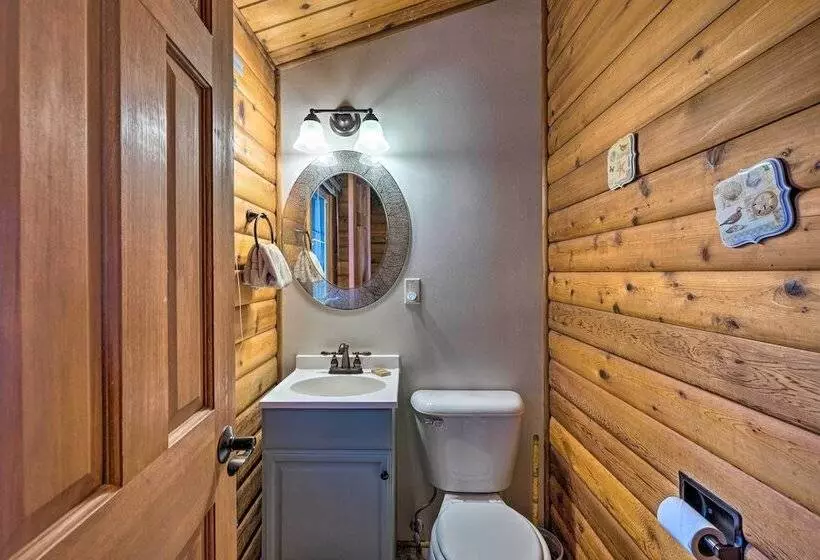 Coastal Oregon Retreat W/ Grill: 11 Mi To Astoria!