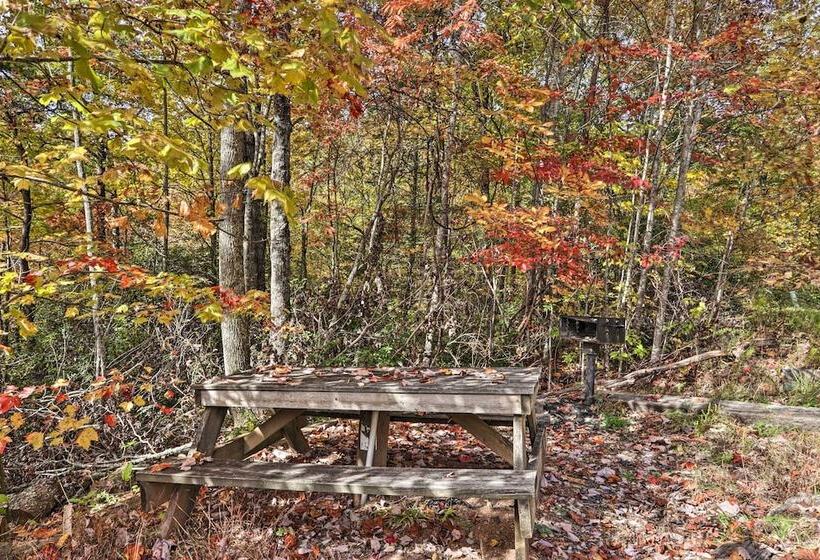 Smoky Mountain Log Cabin: 7 Mi To Gatlinburg!
