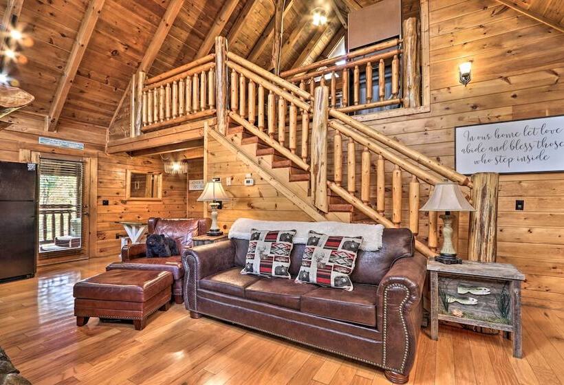 Smoky Mountain Log Cabin: 7 Mi To Gatlinburg!