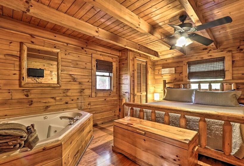 Smoky Mountain Log Cabin: 7 Mi To Gatlinburg!