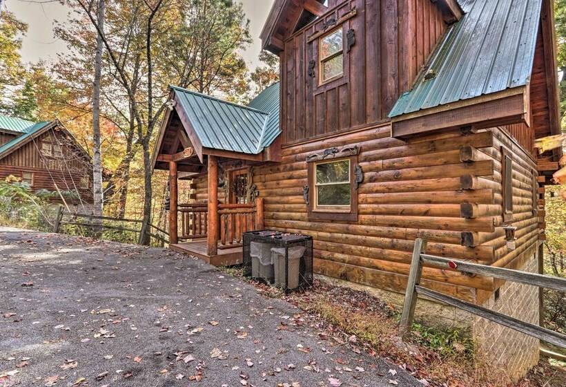 Smoky Mountain Log Cabin: 7 Mi To Gatlinburg!