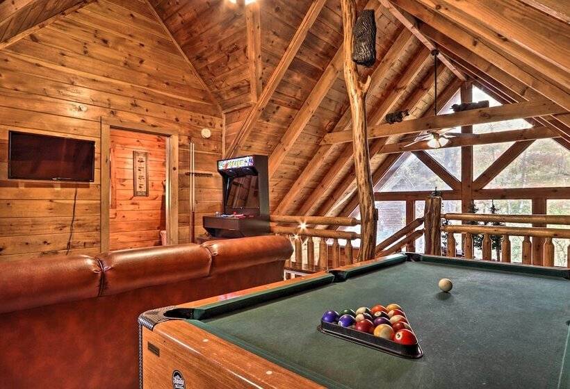 Smoky Mountain Log Cabin: 7 Mi To Gatlinburg!