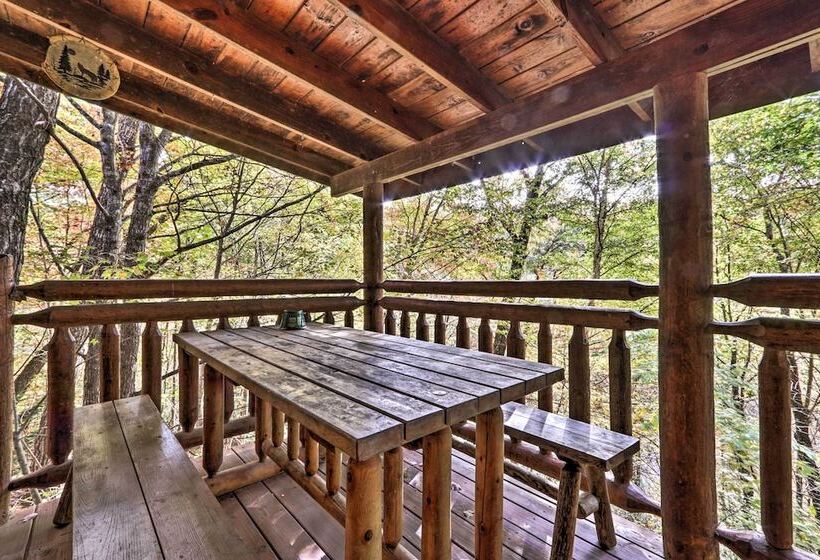 Smoky Mountain Log Cabin: 7 Mi To Gatlinburg!