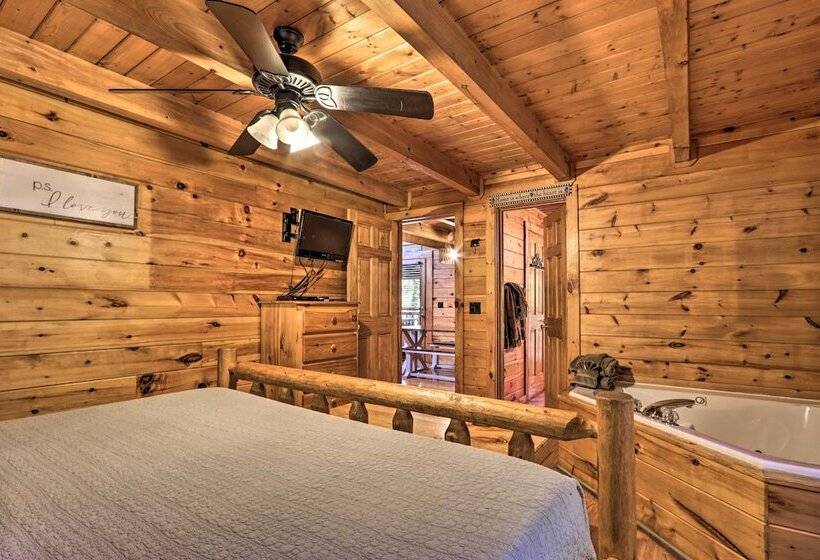 Smoky Mountain Log Cabin: 7 Mi To Gatlinburg!