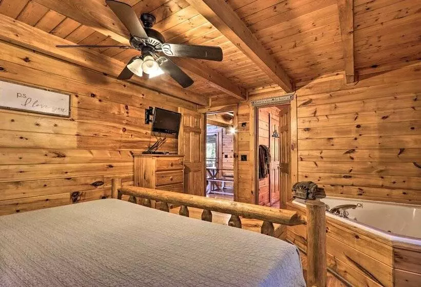 Smoky Mountain Log Cabin: 7 Mi To Gatlinburg!