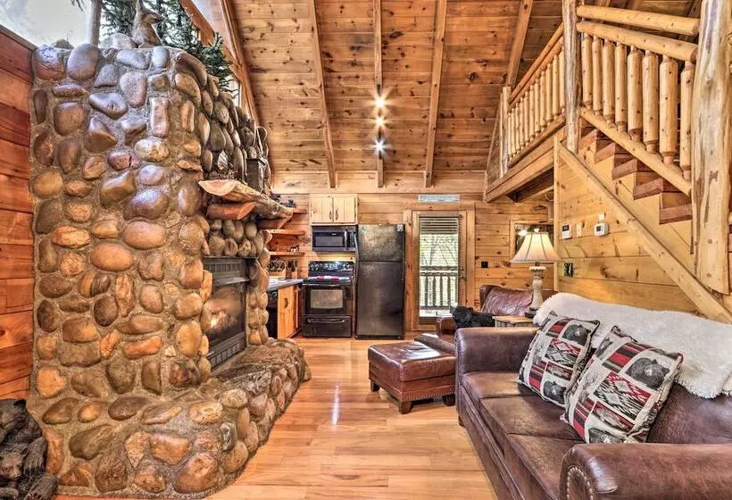 Smoky Mountain Log Cabin: 7 Mi To Gatlinburg!