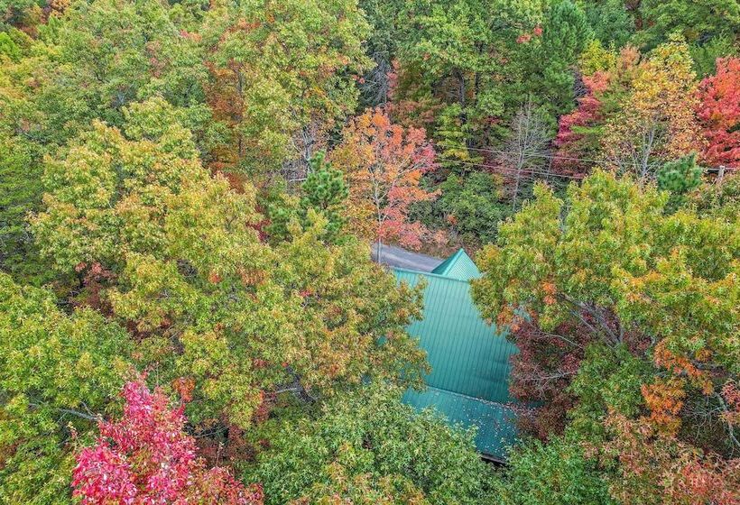 Smoky Mountain Log Cabin: 7 Mi To Gatlinburg!