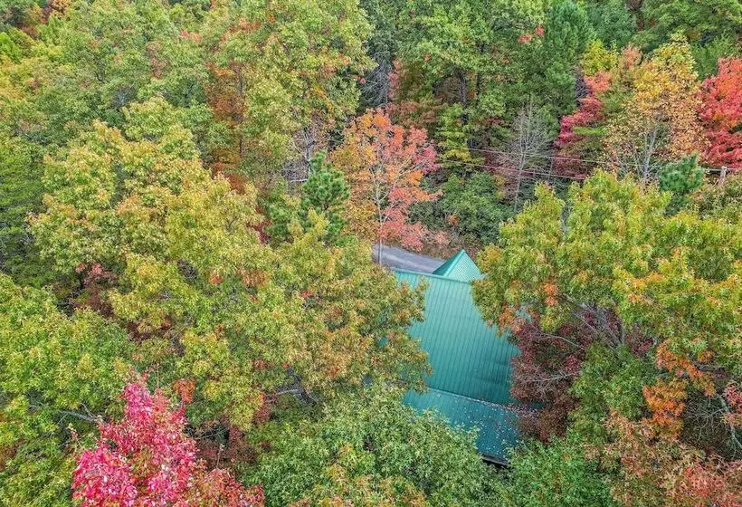 Smoky Mountain Log Cabin: 7 Mi To Gatlinburg!