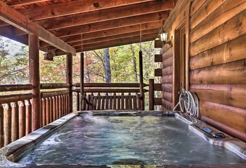 Smoky Mountain Log Cabin: 7 Mi To Gatlinburg!