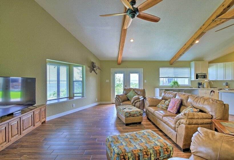 Del Rio Home W/ Lake Access & Boat Storage!