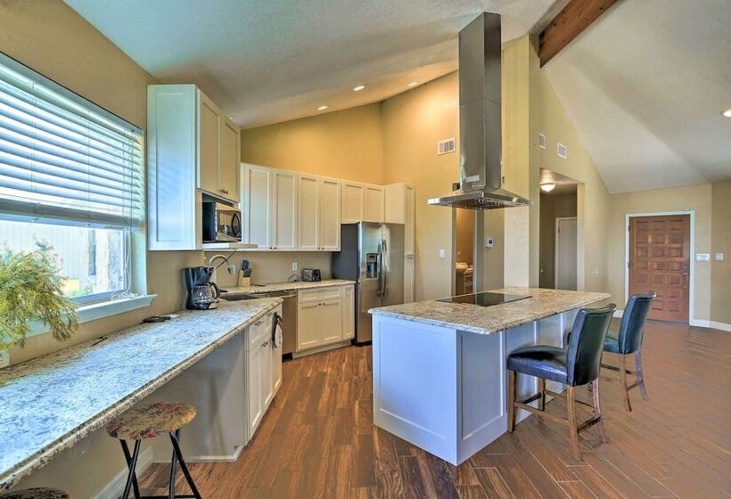 Del Rio Home W/ Lake Access & Boat Storage!