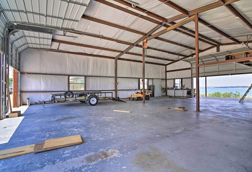 Del Rio Home W/ Lake Access & Boat Storage!