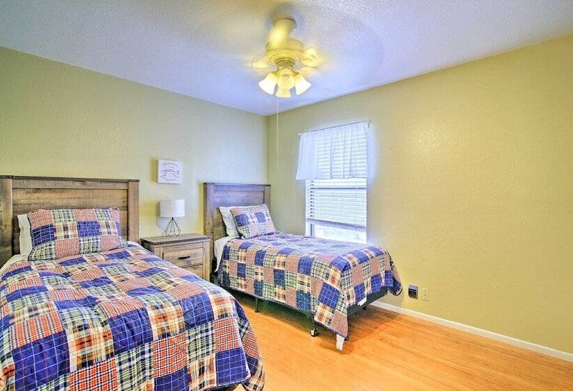 Del Rio Home W/ Lake Access & Boat Storage!