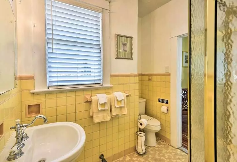 Downtown Daytona Beach Home: Walk To Halifax River