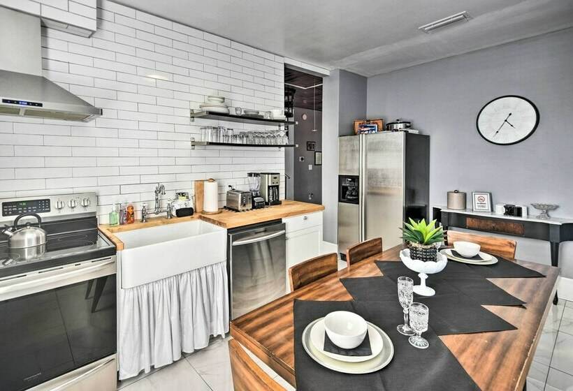 Downtown Daytona Beach Home: Walk To Halifax River