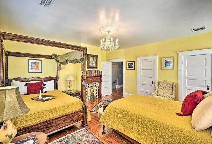 Downtown Daytona Beach Home: Walk To Halifax River