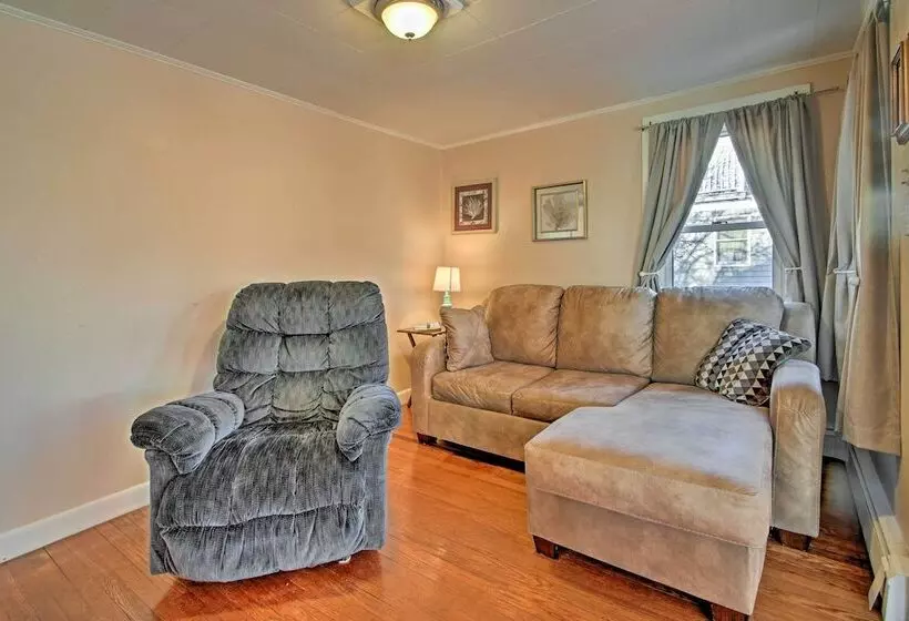 Steps To Cape Cod Canal: Buzzards Bay Home