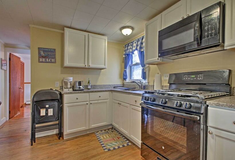 Steps To Cape Cod Canal: Buzzards Bay Home