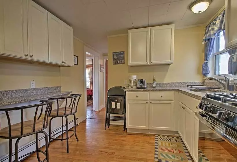 Steps To Cape Cod Canal: Buzzards Bay Home