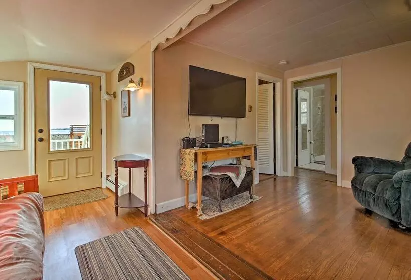 Steps To Cape Cod Canal: Buzzards Bay Home