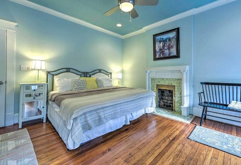 Elegant Raleigh Home W/ Porch, Walk Downtown!