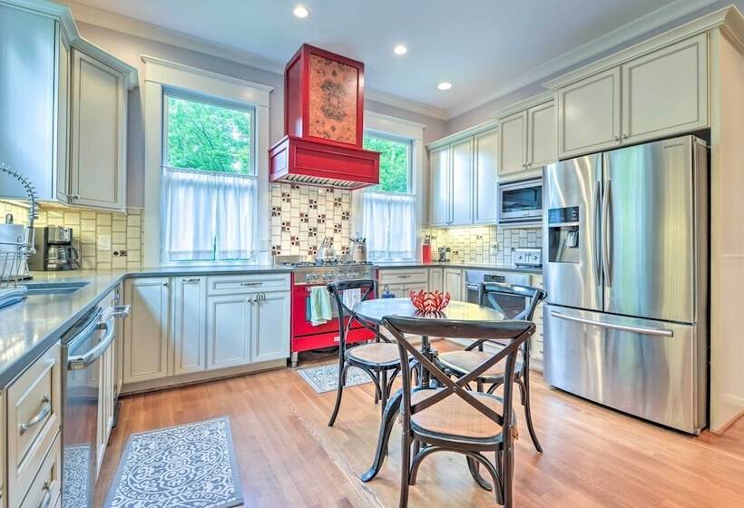 Elegant Raleigh Home W/ Porch, Walk Downtown!