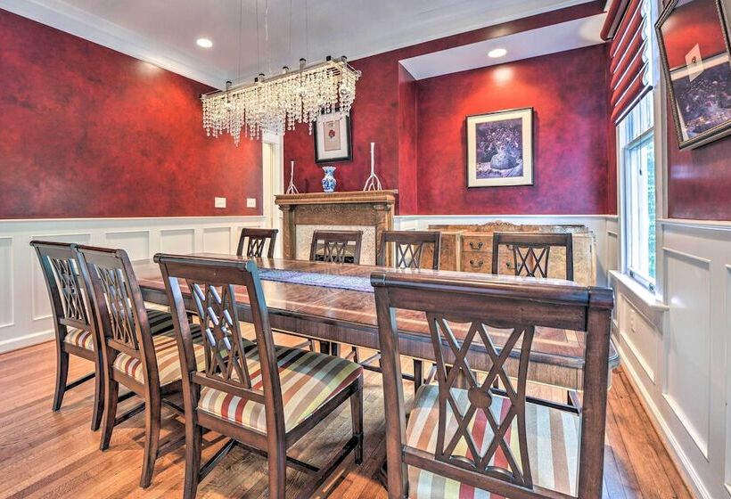 Elegant Raleigh Home W/ Porch, Walk Downtown!