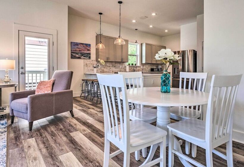 Exquisite Sugar Magnolia Abode Near Beach!