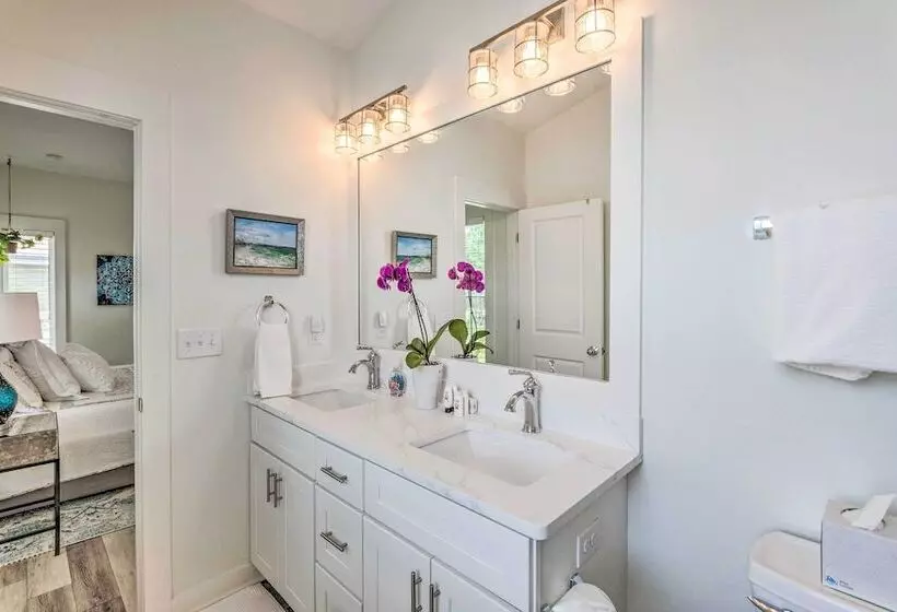 Exquisite  Sugar Magnolia  Abode Near Beach!
