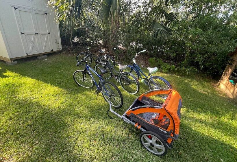 Exquisite Sugar Magnolia Abode Near Beach!