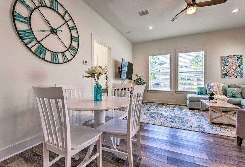 Exquisite Sugar Magnolia Abode Near Beach!